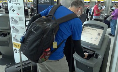 United Airlines unveils Heathrow touchless check-in