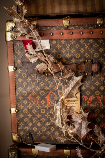LOUIS VUITTON DECORATES CHRISTMAS with THIER ITEMS Editorial Stock Photo -  Image of finans, christmas: 134687593