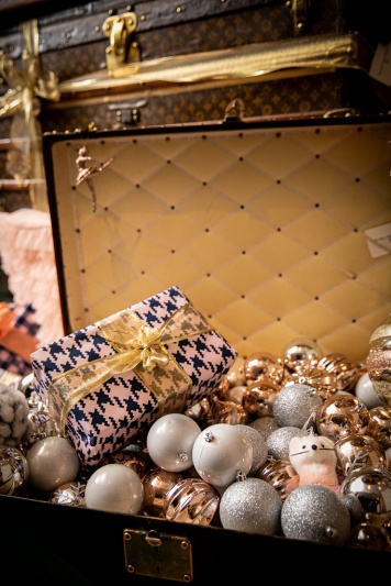 Sofitel New York Makes A “Christmas Tree” From Louis Vuitton